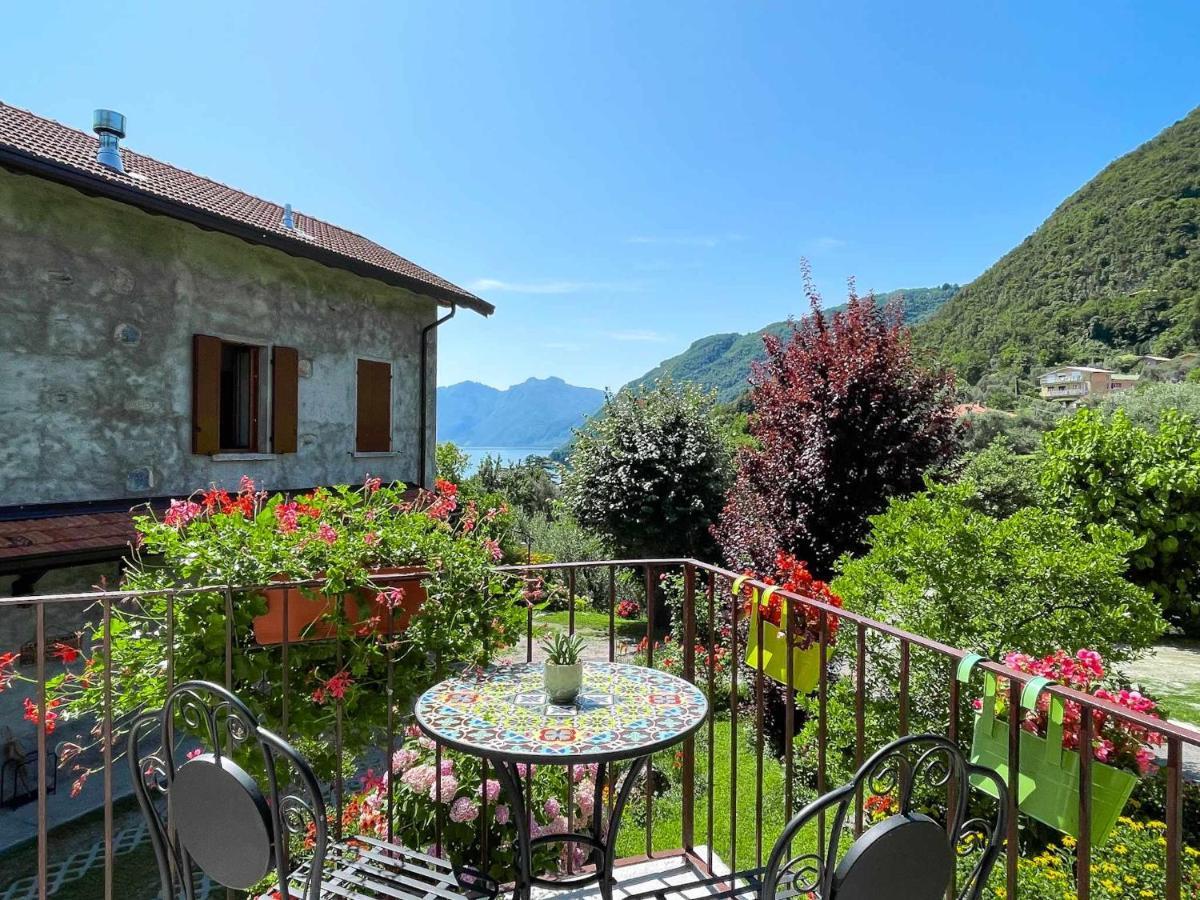 Breva Loft Tra Gli Ulivi Ed Il Lago เบลลาโจ ภายนอก รูปภาพ