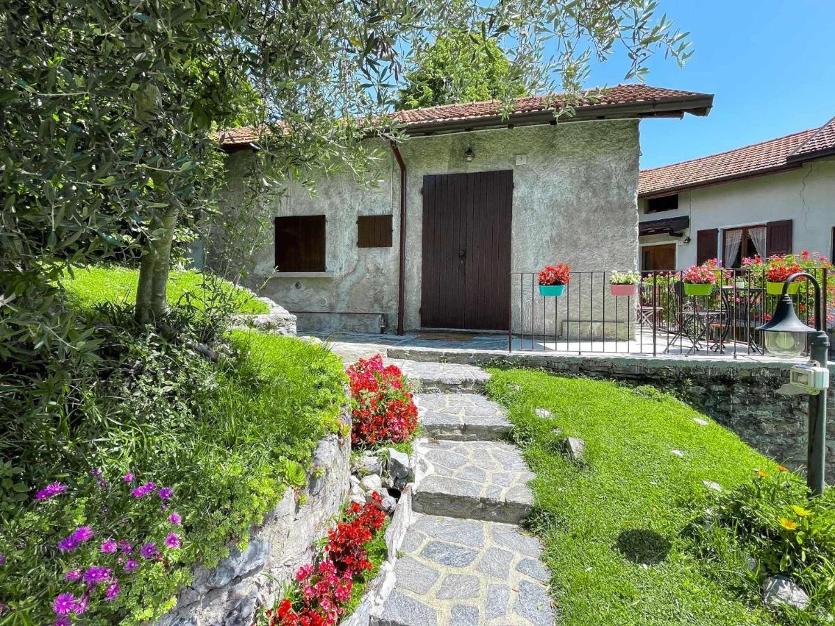Breva Loft Tra Gli Ulivi Ed Il Lago เบลลาโจ ภายนอก รูปภาพ