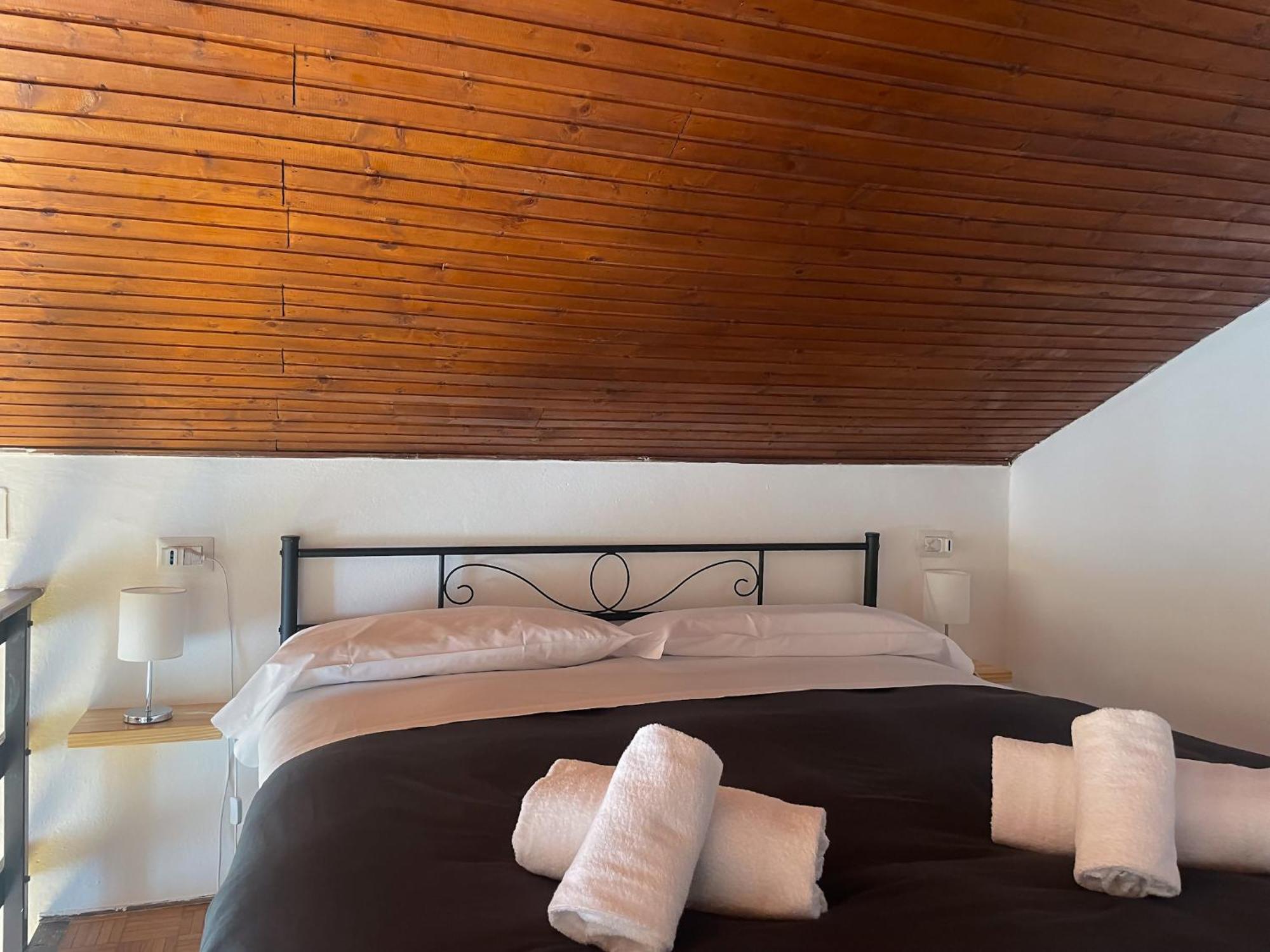 Breva Loft Tra Gli Ulivi Ed Il Lago เบลลาโจ ภายนอก รูปภาพ